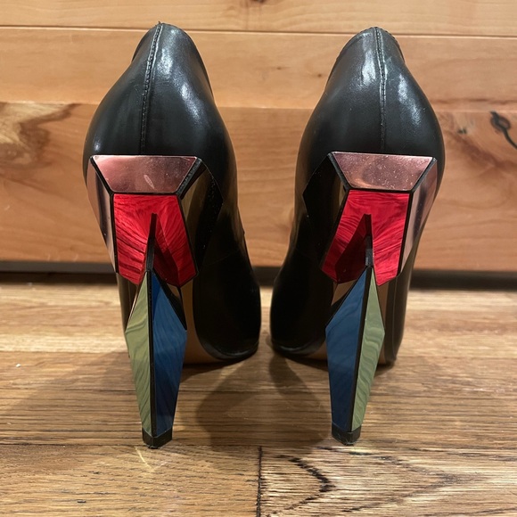 Fendi Diamond-Heel Black Leather/Multi Facet Heel - Size 40, worn once! - Picture 3 of 10